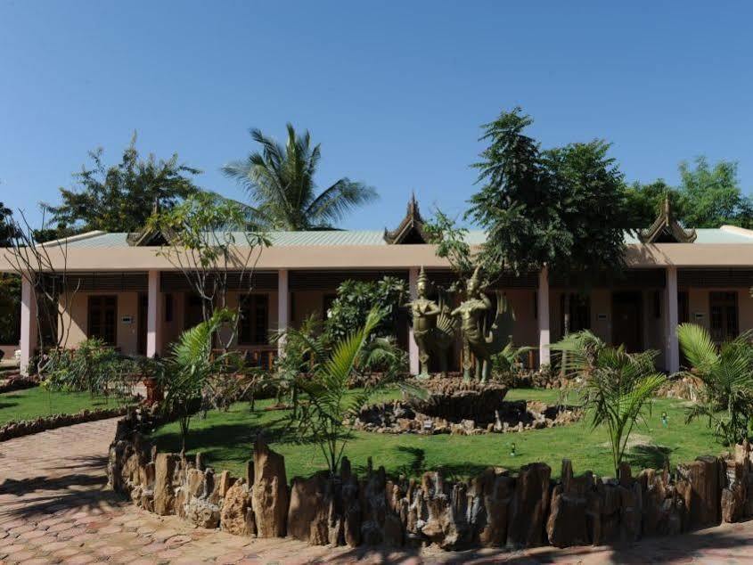 Sky Palace Hotel Bagan Exterior photo